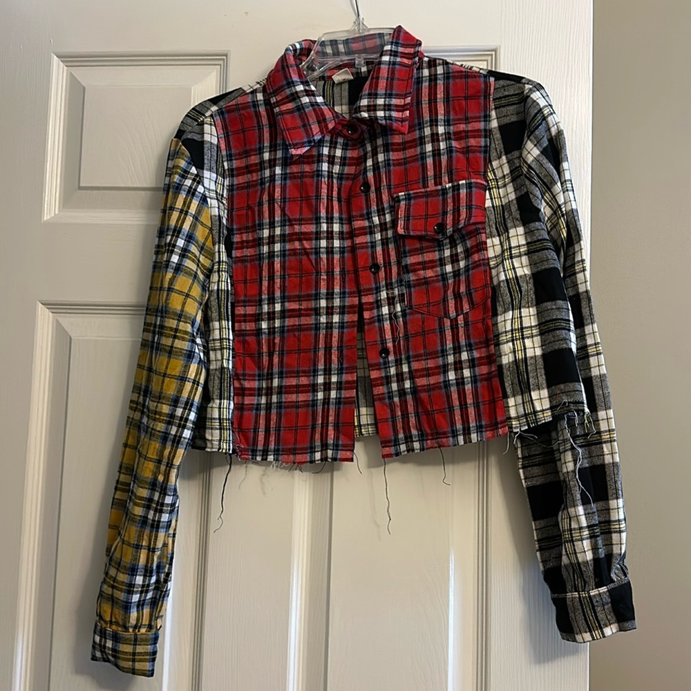 New with tags, Women’s cut off multi- plaid button down shirt size medium